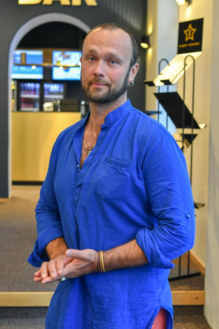 Näyttelijä Jari Virman asuu "buddhalaisittain" maaseudulla: "Koen ...